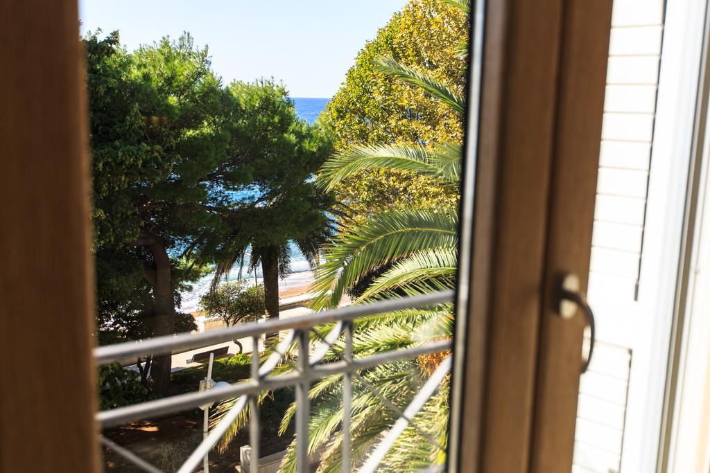 De Lux Apartments Petrovac Eksteriør billede