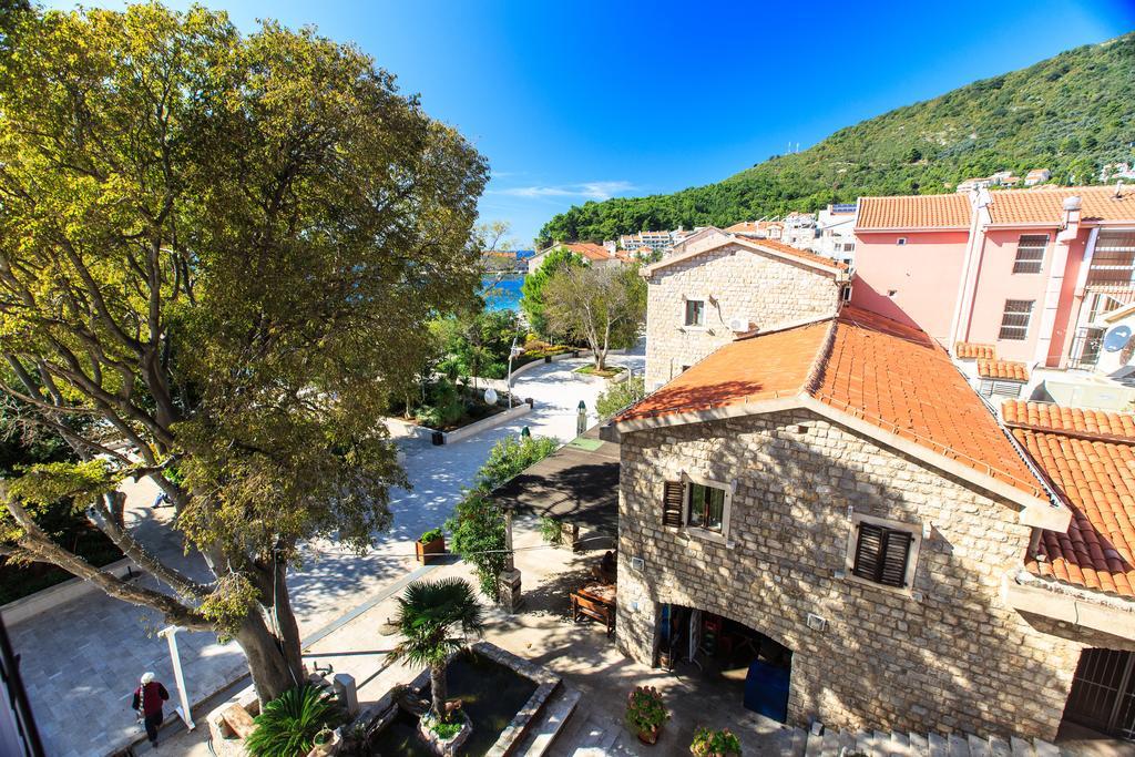 De Lux Apartments Petrovac Eksteriør billede