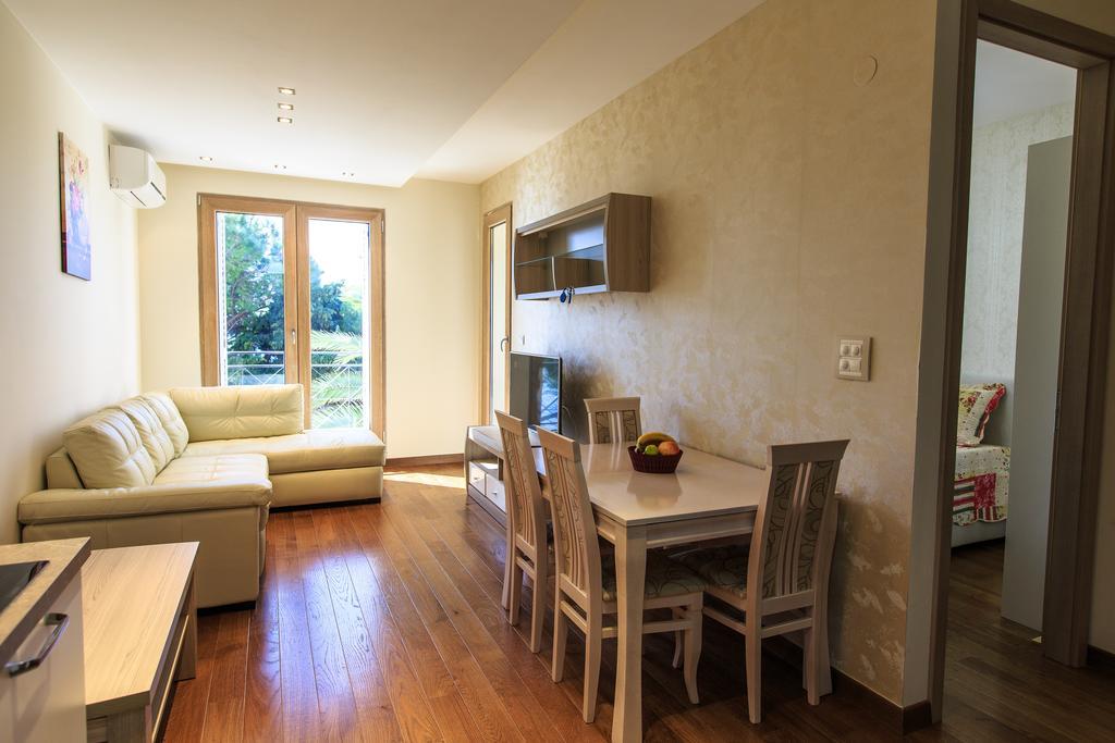 De Lux Apartments Petrovac Eksteriør billede