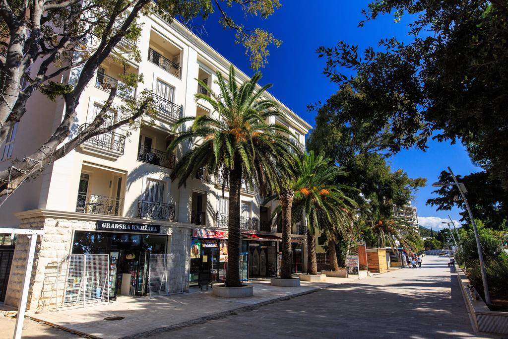 De Lux Apartments Petrovac Eksteriør billede